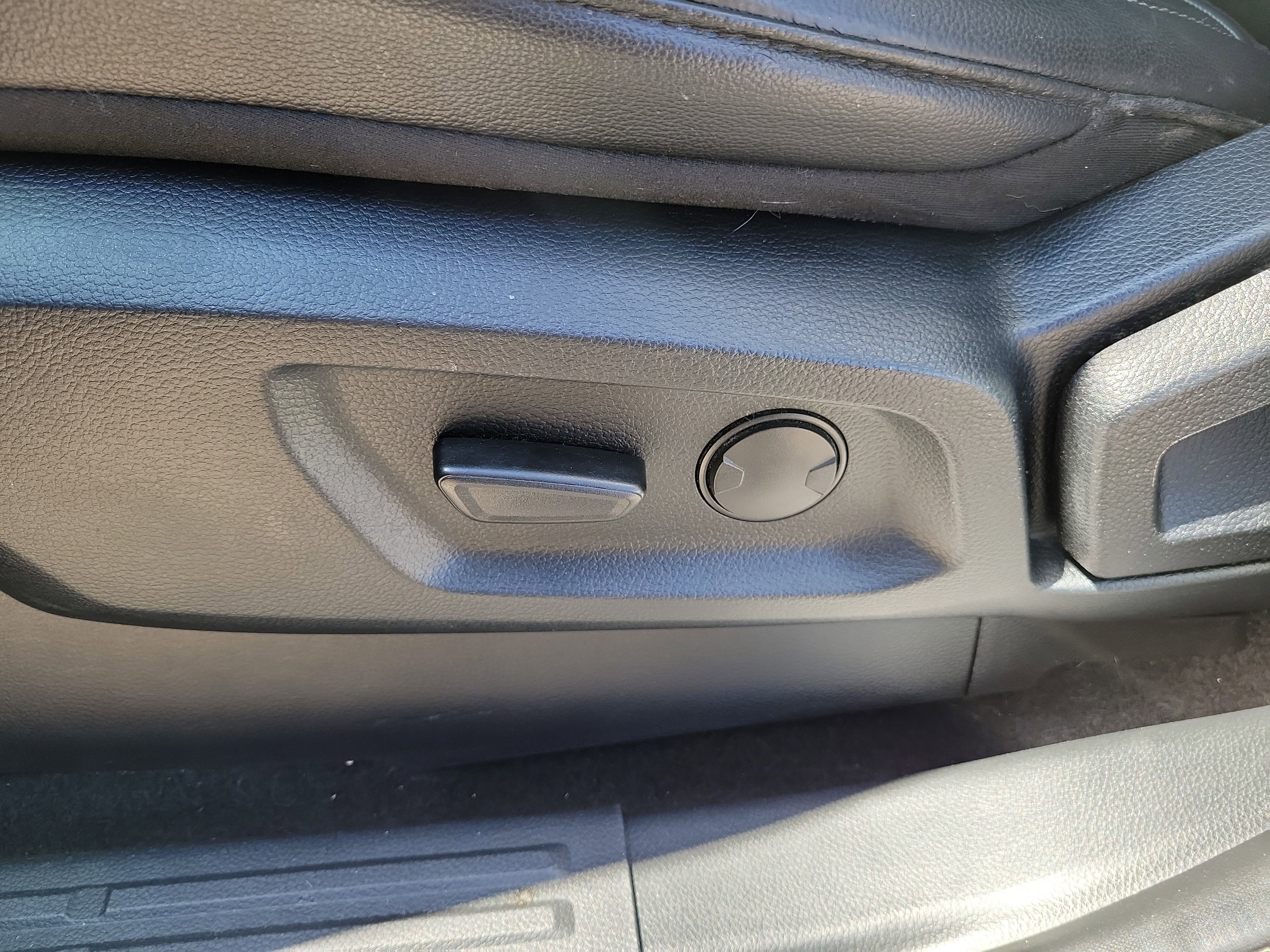 Used 2020 Ford Ranger Lariat w/ Equipment Group 501A Mid image 16