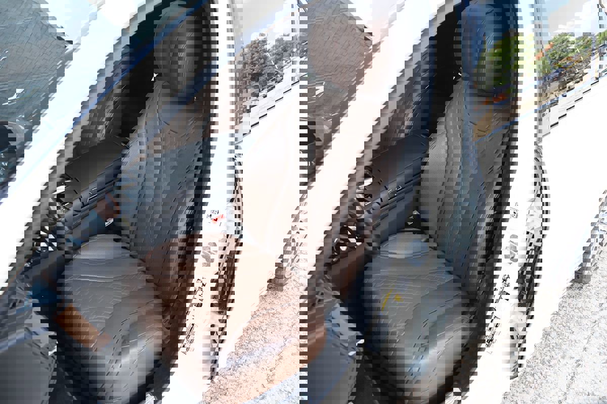 Used 2018 Mercedes-Benz S 560 4MATIC Sedan image 35