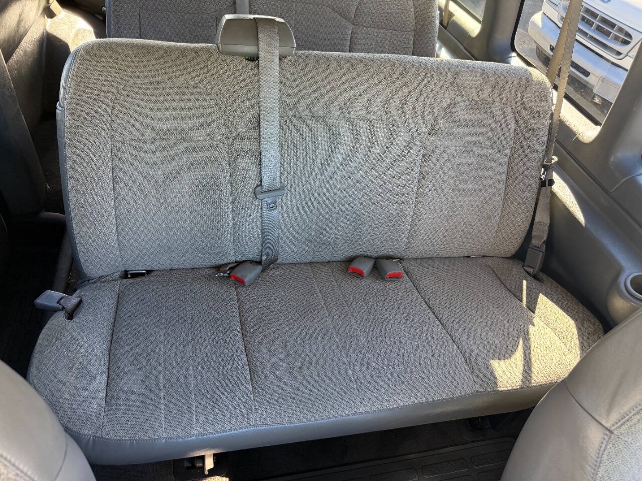 Used 2008 GMC Savana 3500 Extended Passenger w/ LT Preferred Equipment Group RWD image 14