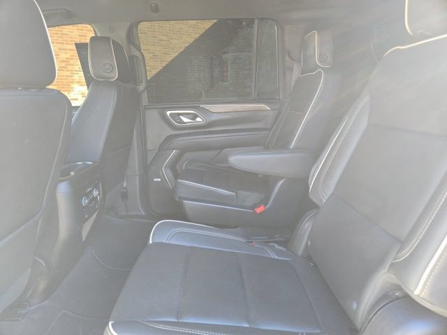 Used 2023 Chevrolet Suburban Premier AWD/4WD image 16