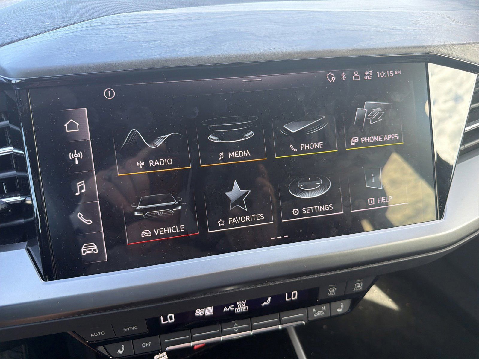 Used 2024 Audi Q4 e-tron Premium AWD/4WD image 25