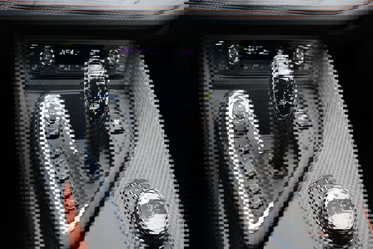 Used 2019 BMW i8 Roadster image 34