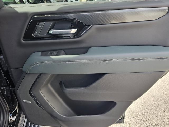 Used 2025 GMC Yukon AT4 w/ AT4 Premium Package image 31