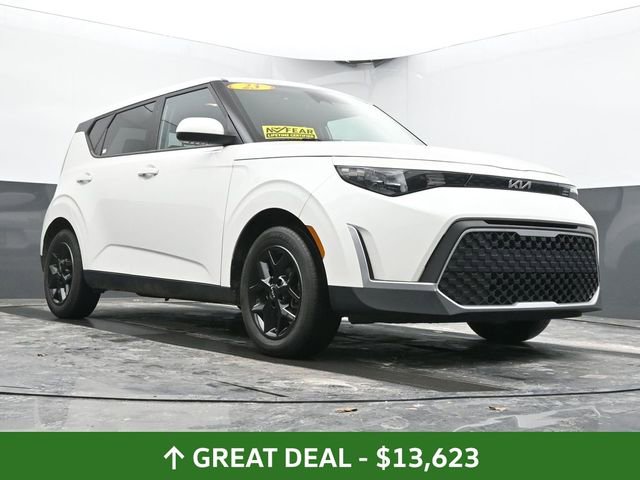 Used 2023 Kia Soul LX w/ Option Group 015 image 42
