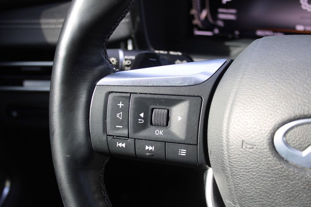 Used 2022 INFINITI QX60 Sensory w/ Cargo Package AWD/4WD image 18