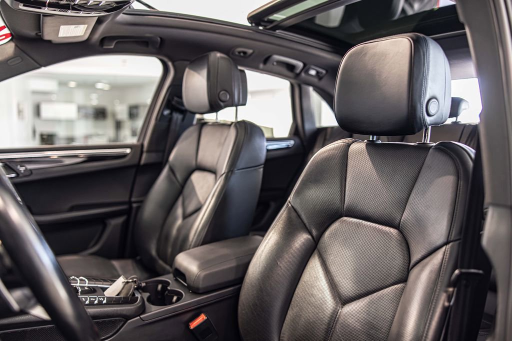 Used 2021 Porsche Macan S AWD/4WD image 18