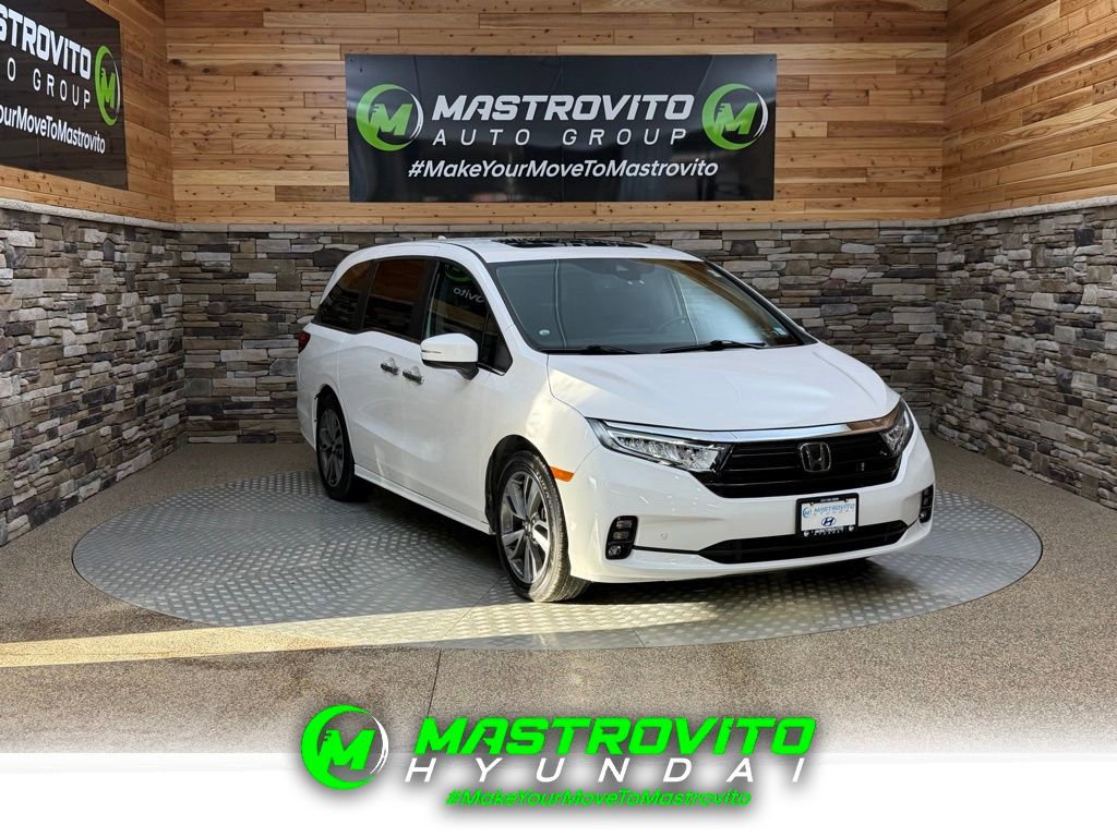 Used 2023 Honda Odyssey Touring image 1