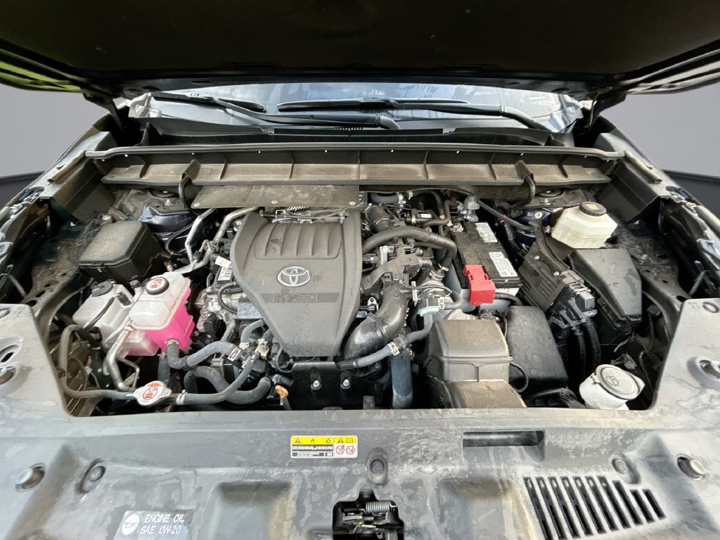 Used 2024 Toyota Highlander XLE FWD image 35