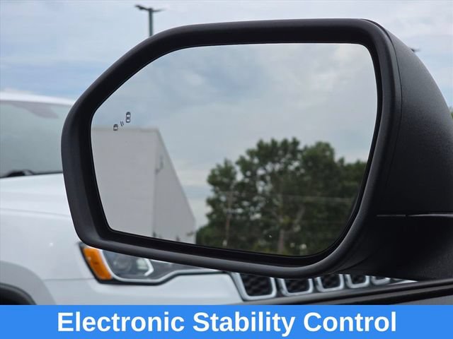 Used 2023 Ford Explorer XLT w/ Equipment Group 202A RWD image 20