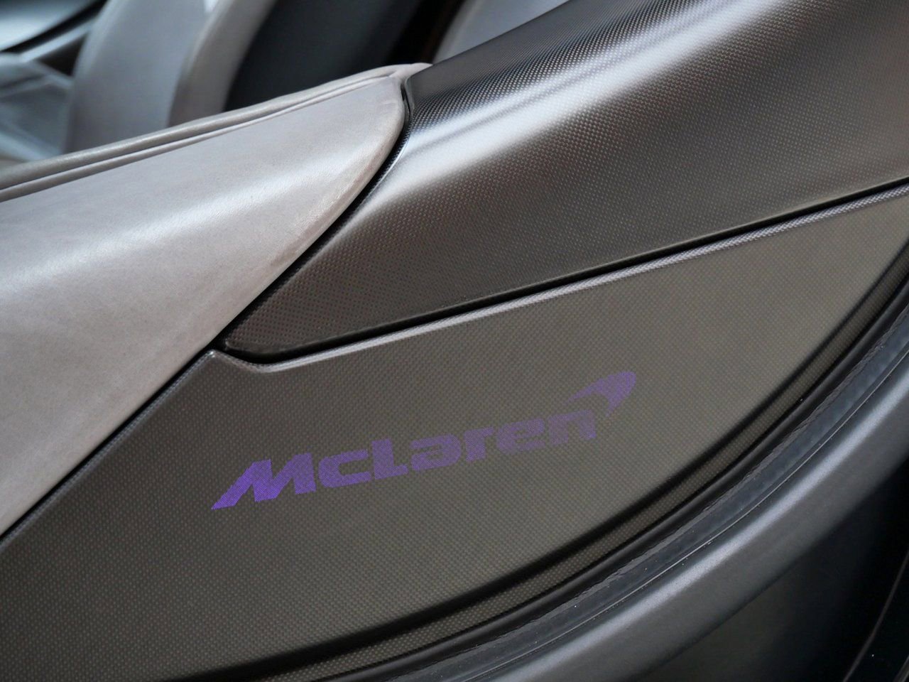 Used 2020 McLaren Speedtail RWD image 17