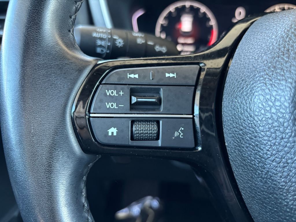 Used 2025 Honda Pilot EX-L image 11