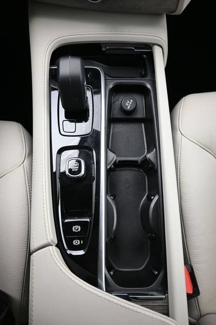 Used 2023 Volvo XC90 B6 Plus w/ Protection Package Premier AWD/4WD image 12