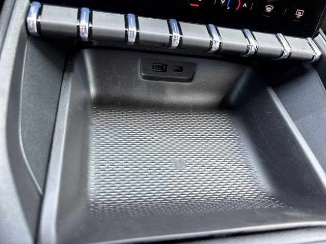 Used 2026 GMC Terrain Elevation w/ Technology Package II AWD/4WD image 36