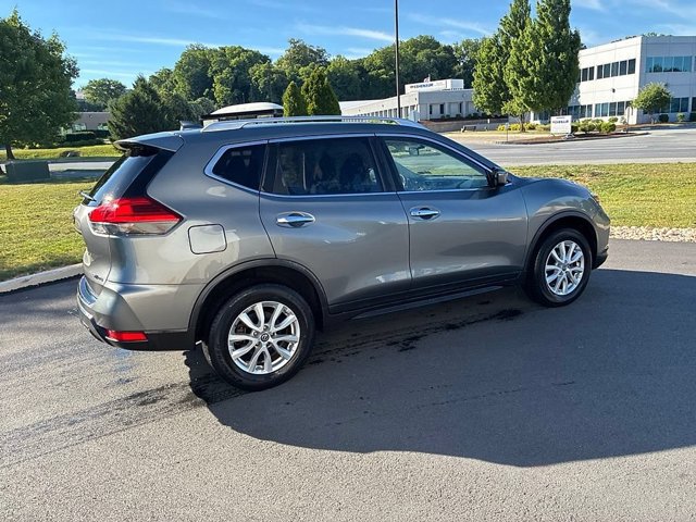 Used 2017 Nissan Rogue SV AWD/4WD image 7