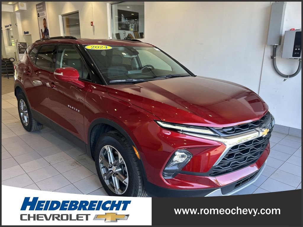 Used 2024 Chevrolet Blazer LT AWD/4WD image 1