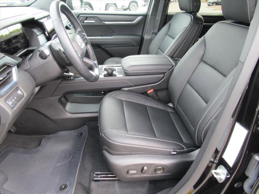 Used 2025 GMC Acadia Elevation image 17