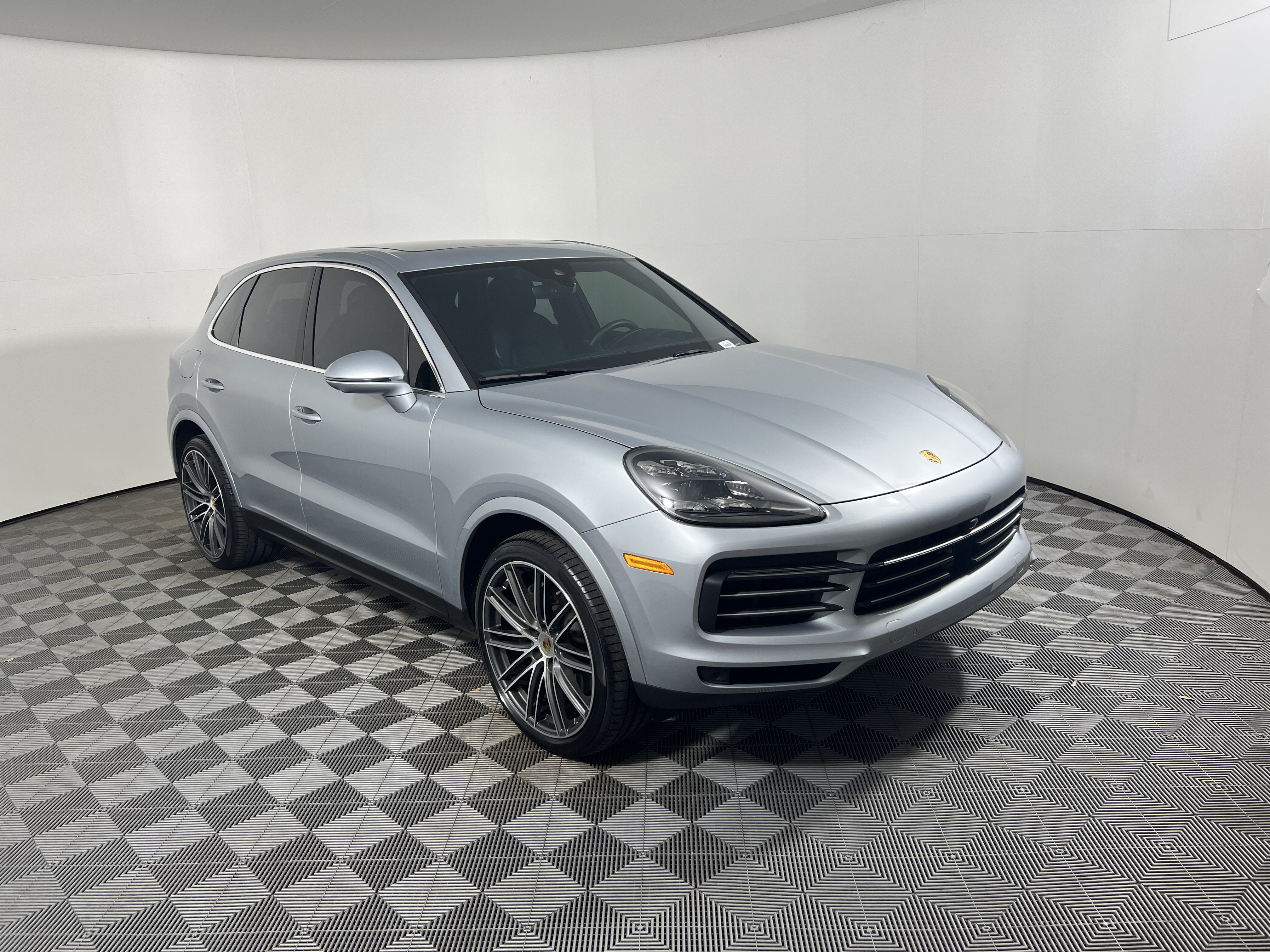 Certified 2023 Porsche Cayenne S AWD/4WD image 9