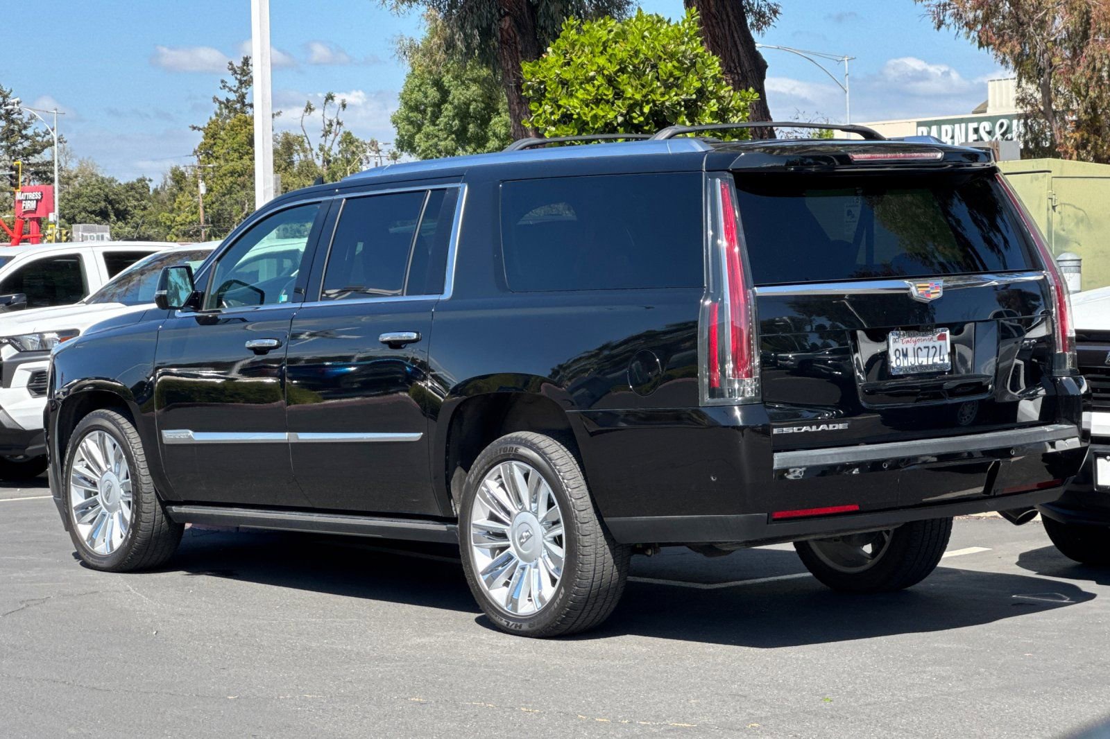 Used 2019 Cadillac Escalade ESV Platinum image 7