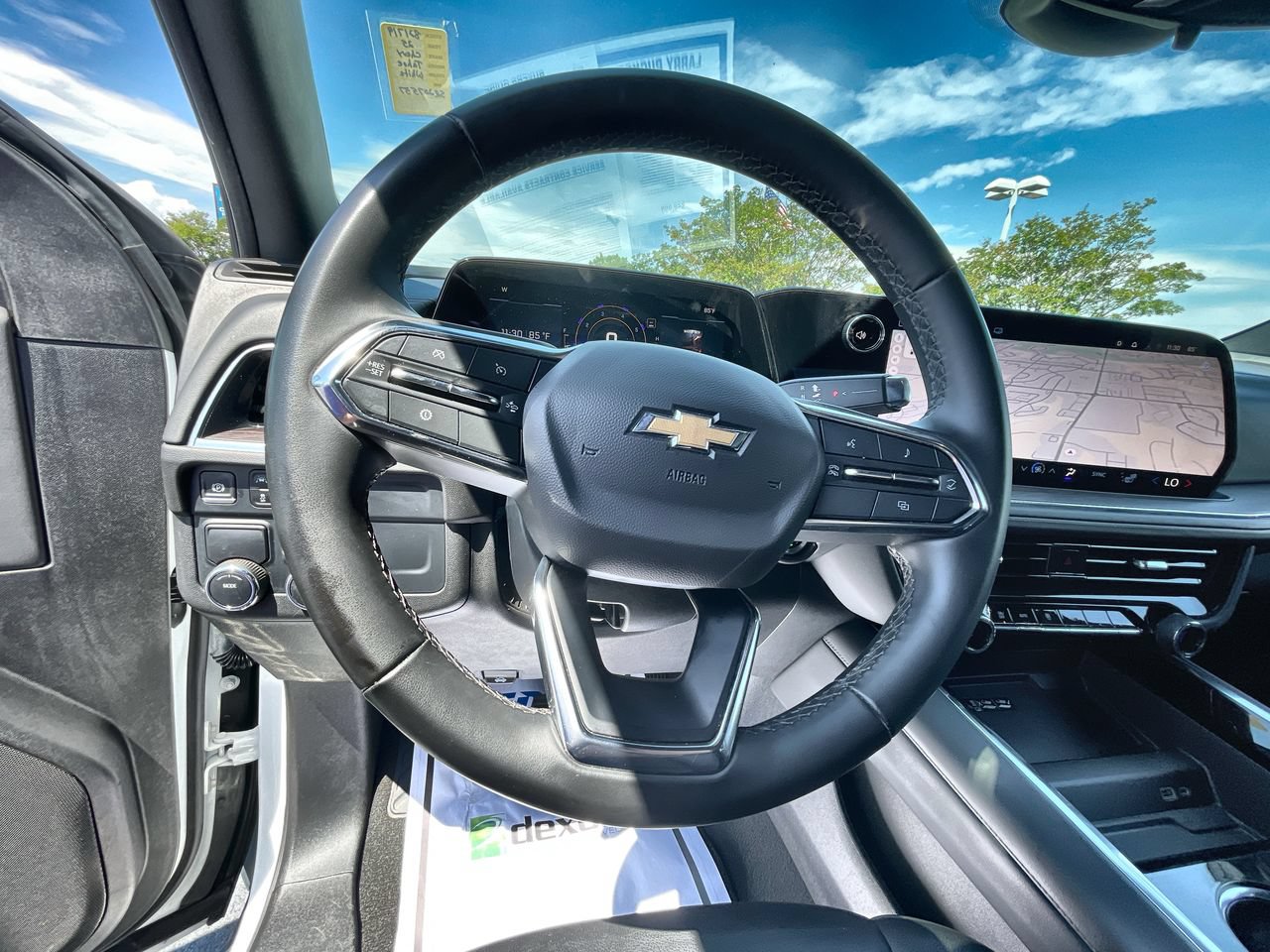 Used 2025 Chevrolet Tahoe LT RWD image 11