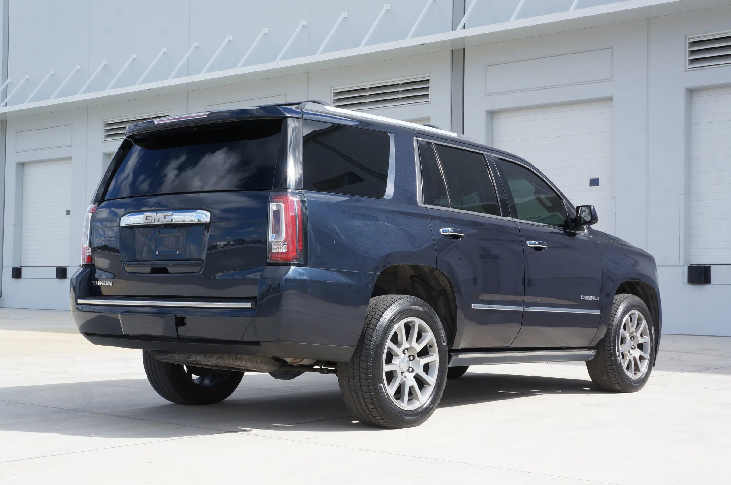 Used 2017 GMC Yukon Denali w/ Open Road Package image 13