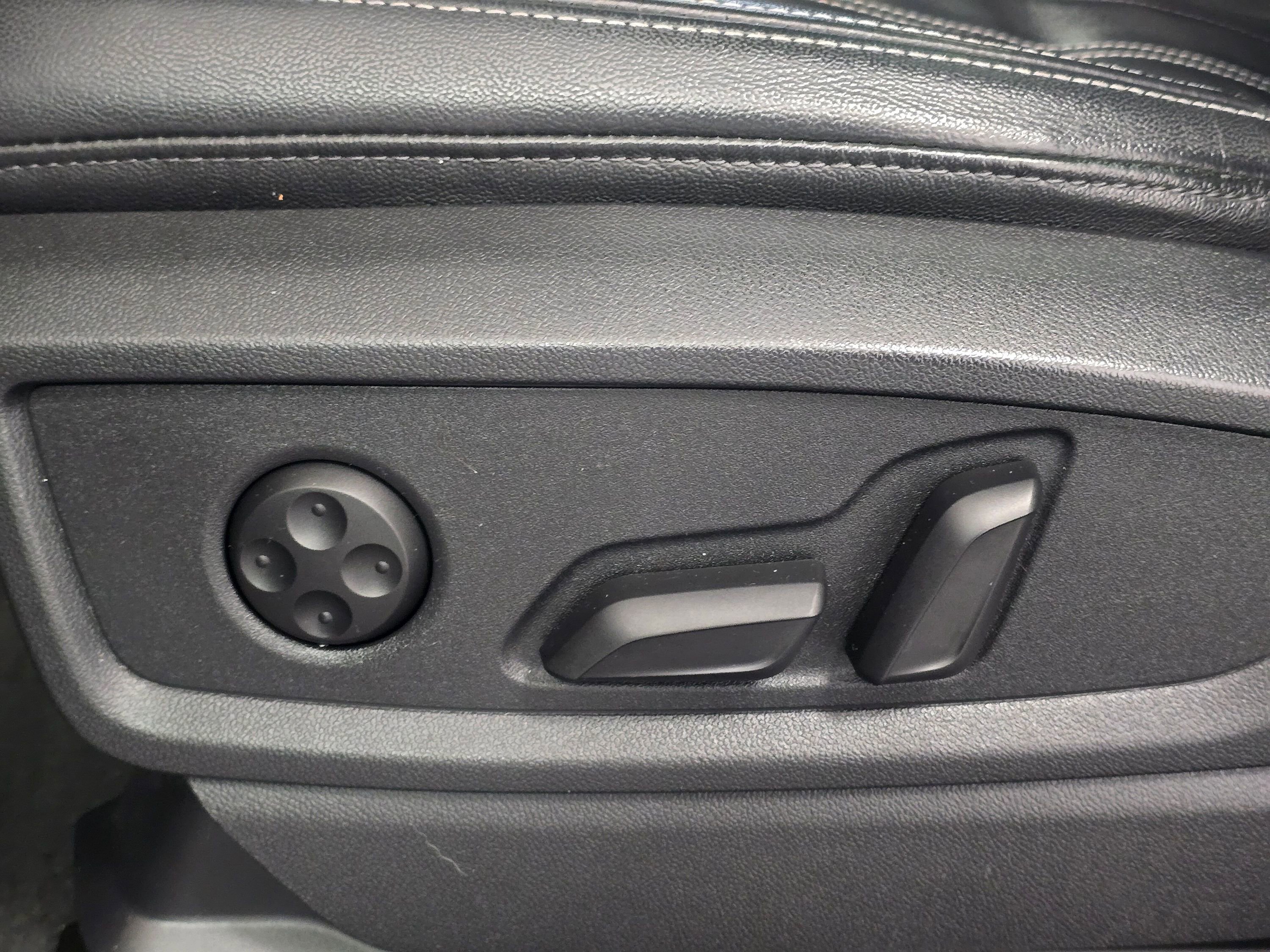 Used 2022 Audi Q5 2.0T Premium w/ Convenience Package image 37