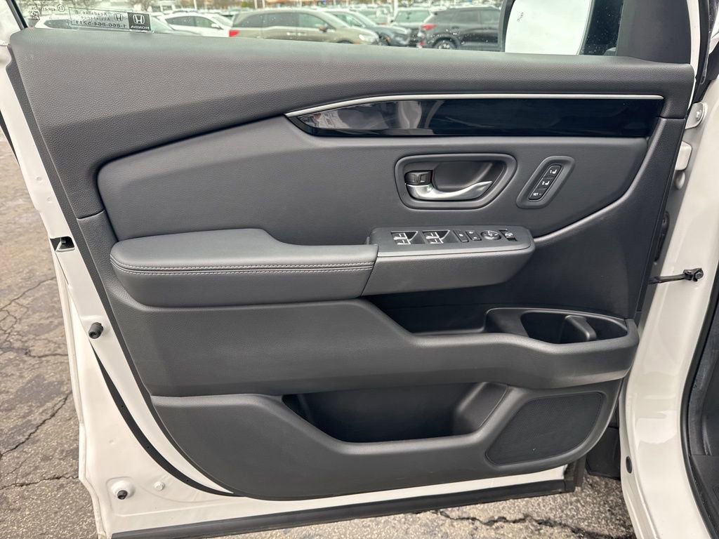 Certified 2025 Honda Pilot EX-L image 30