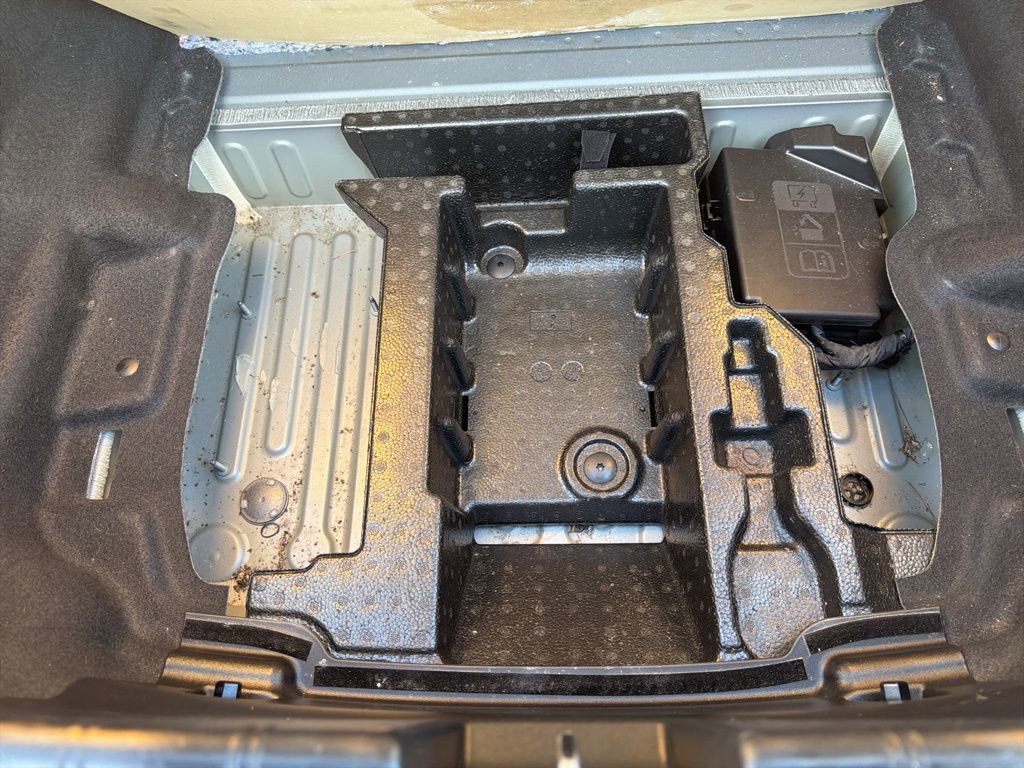 Used 2022 Chevrolet Camaro LT image 27