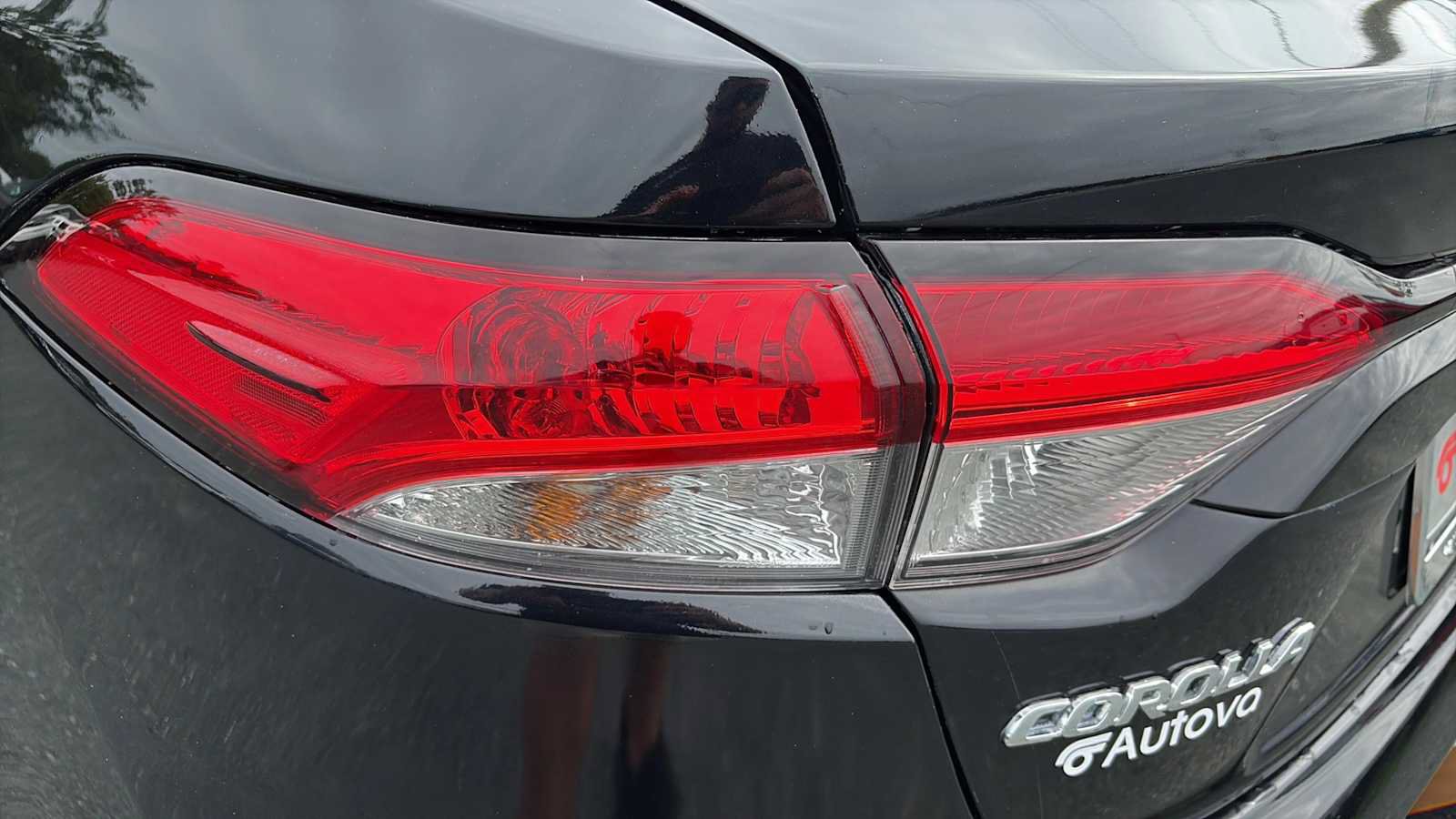 Used 2025 Toyota Corolla LE FWD image 28