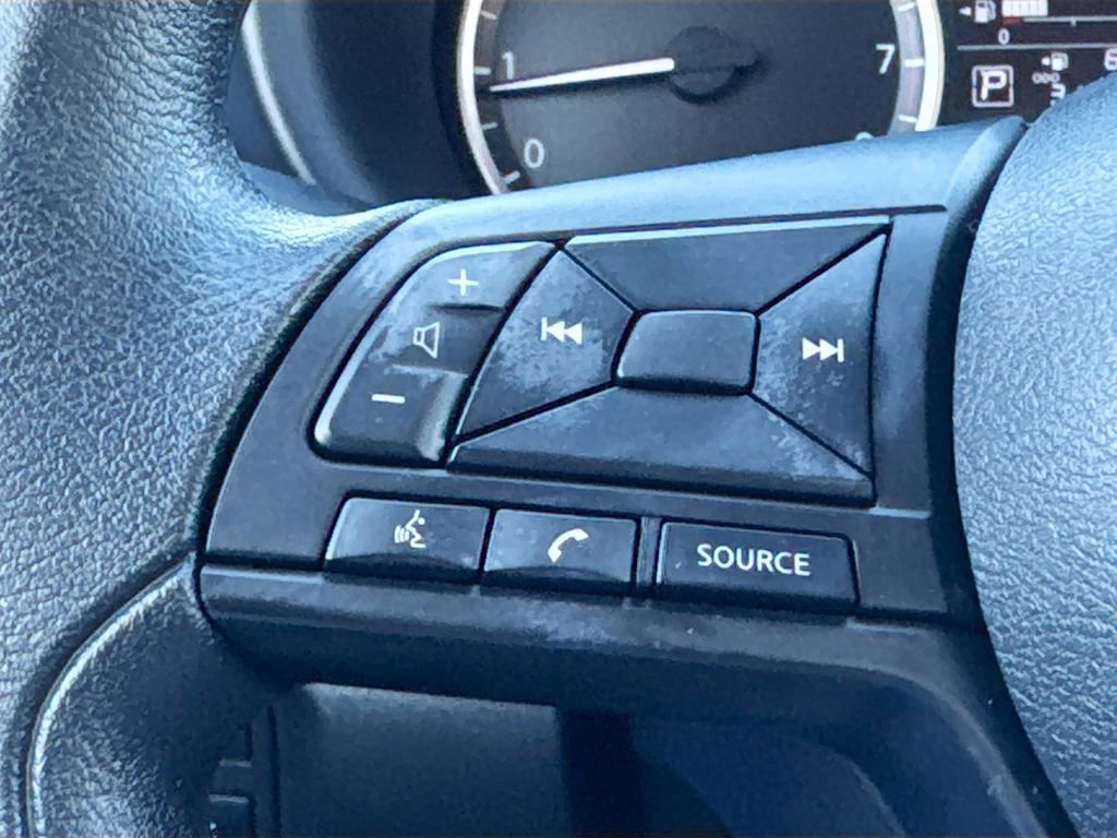 Used 2024 Nissan Kicks S image 11