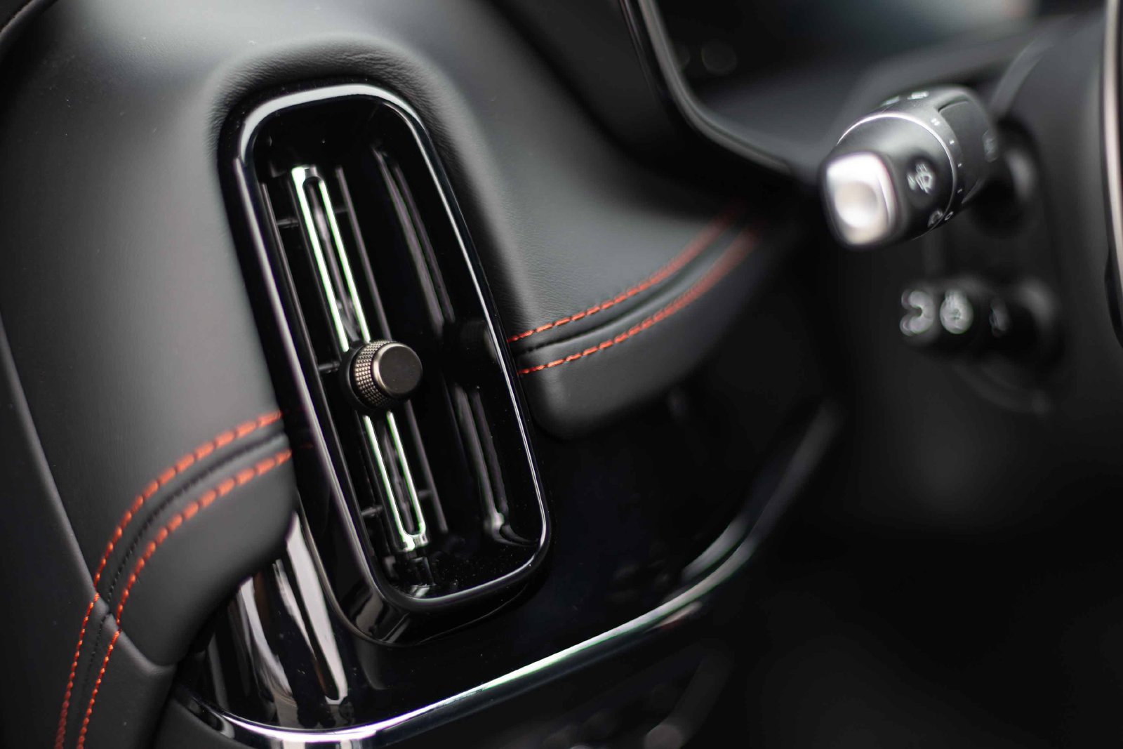 New 2026 Aston Martin DBX S AWD/4WD image 30