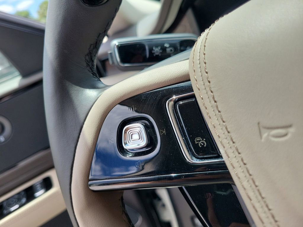 Certified 2023 Lincoln Aviator Reserve w/ Equipment Group 201A image 29