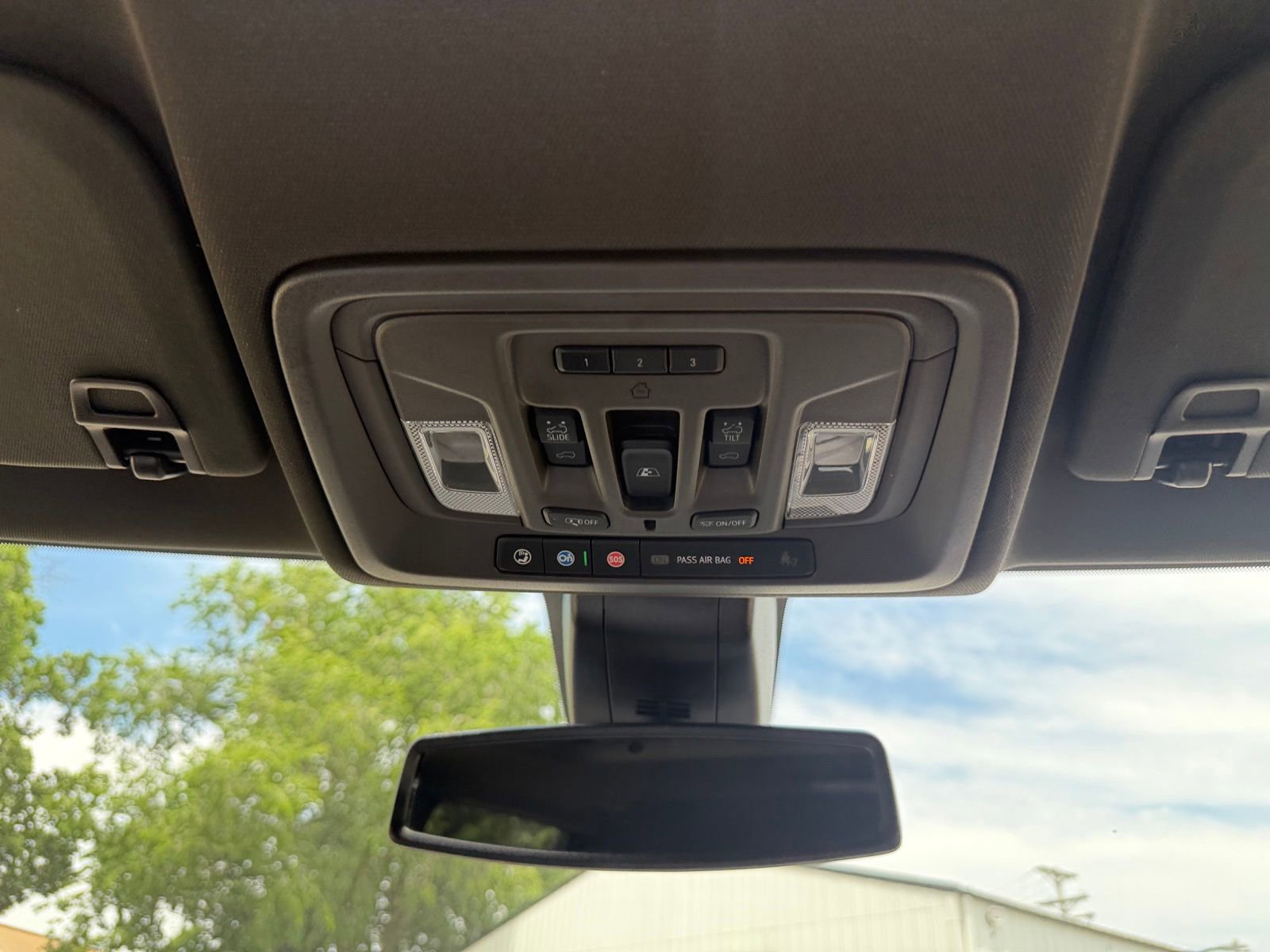 Used 2022 GMC Sierra 1500 Denali w/ Driver Alert Package II AWD/4WD image 21