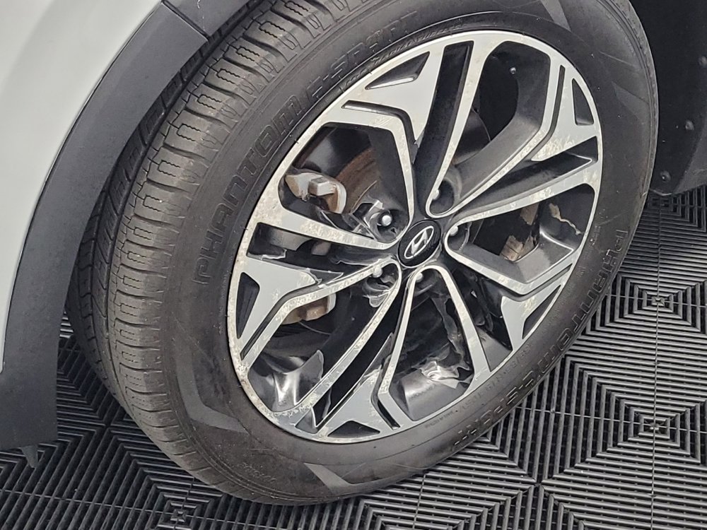 Used 2019 Hyundai Santa Fe Limited w/ Cargo Package image 31