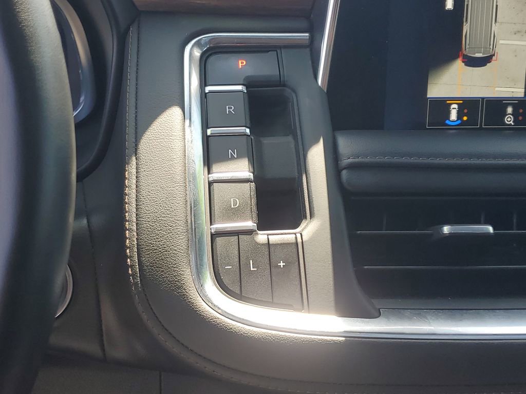 Used 2023 Chevrolet Suburban High Country image 26