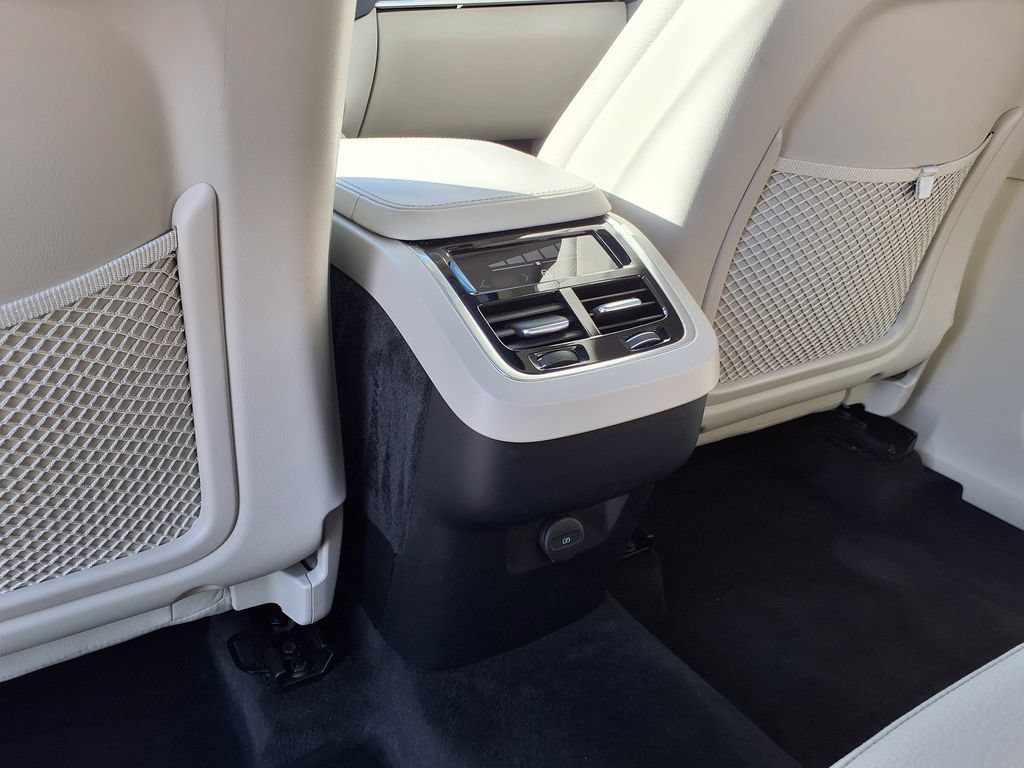 Certified 2023 Volvo XC90 B6 Core AWD/4WD image 27