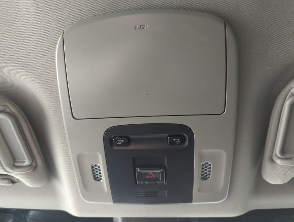 Used 2021 Toyota Camry SE FWD image 29