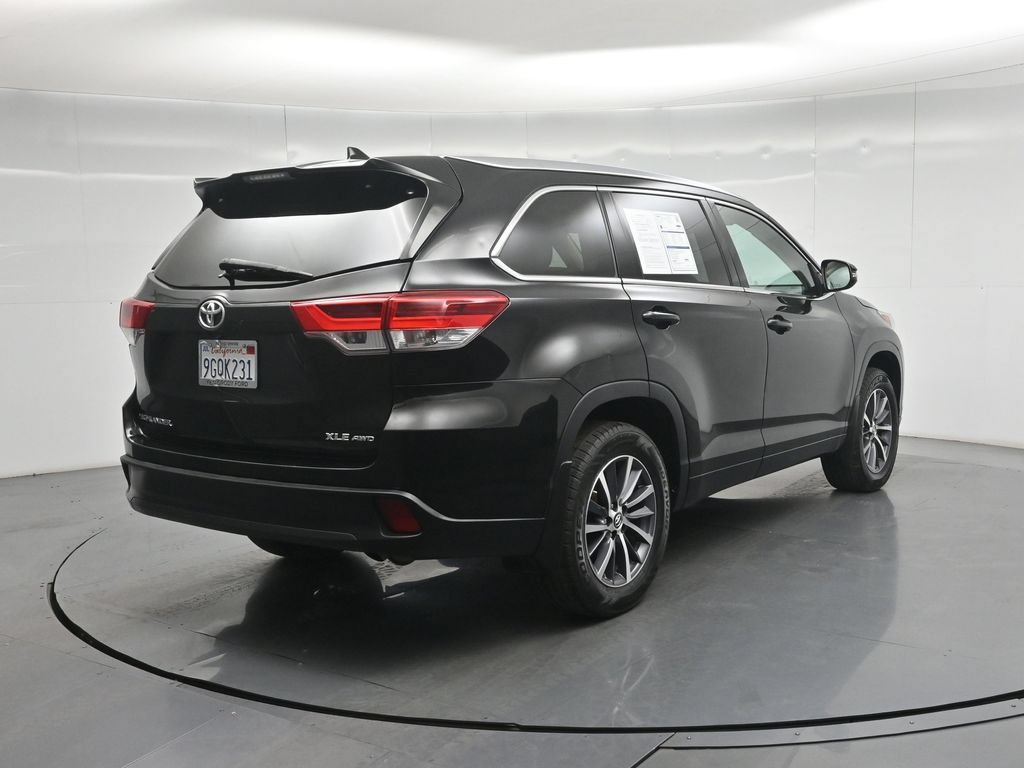 Used 2018 Toyota Highlander XLE AWD/4WD image 30