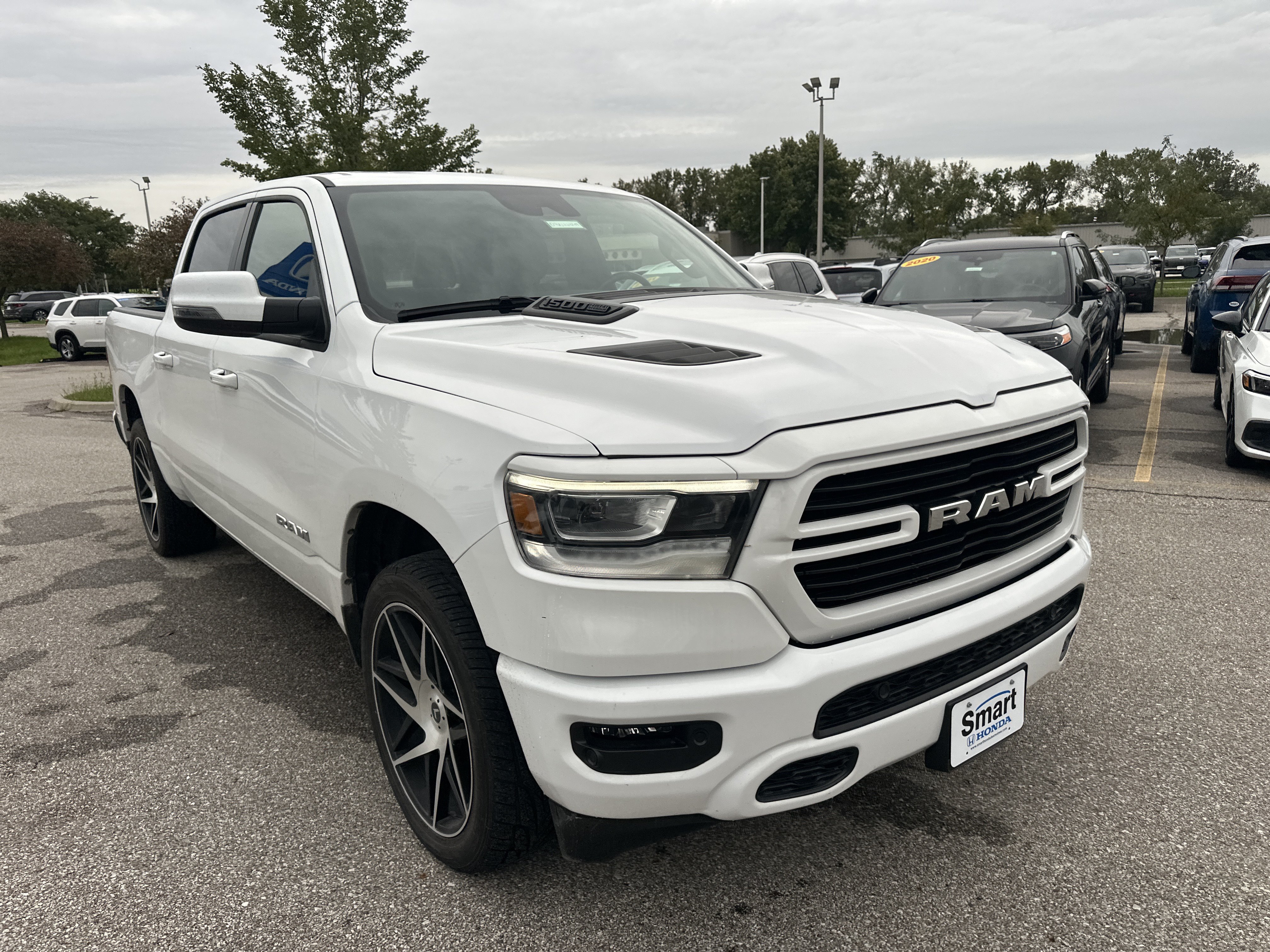 Used 2024 RAM 1500 Laramie AWD/4WD image 2