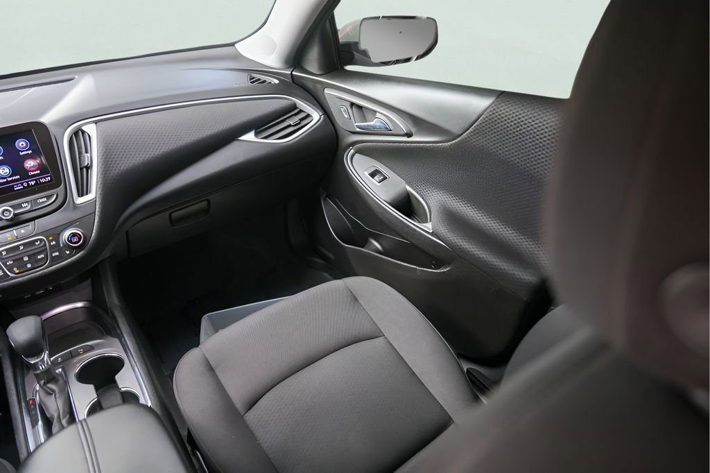 Used 2024 Chevrolet Malibu LT FWD image 30