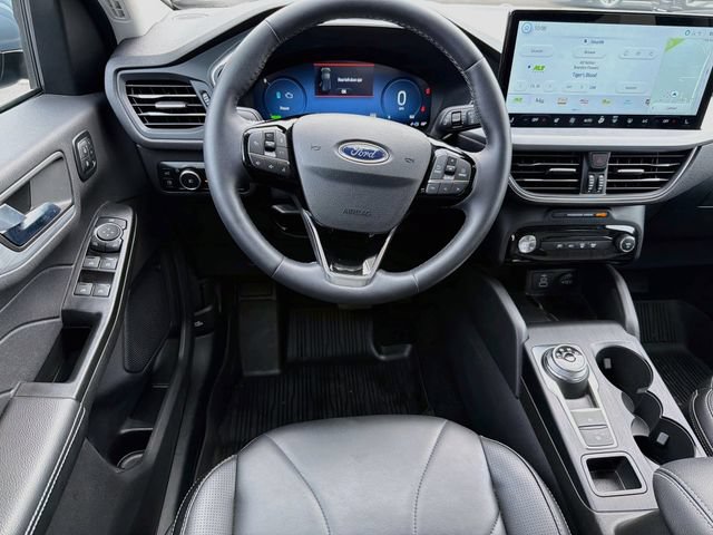 Used 2025 Ford Escape Platinum w/ Premium Technology Package AWD/4WD image 22