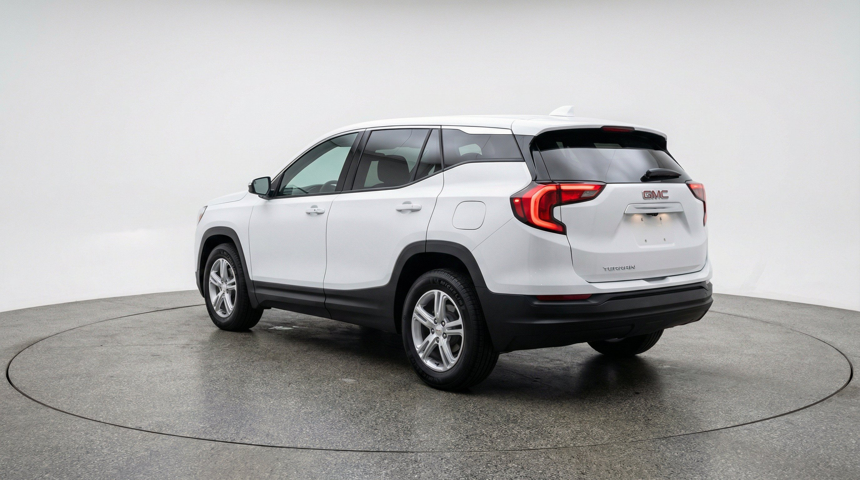 Used 2024 GMC Terrain SLE FWD image 6