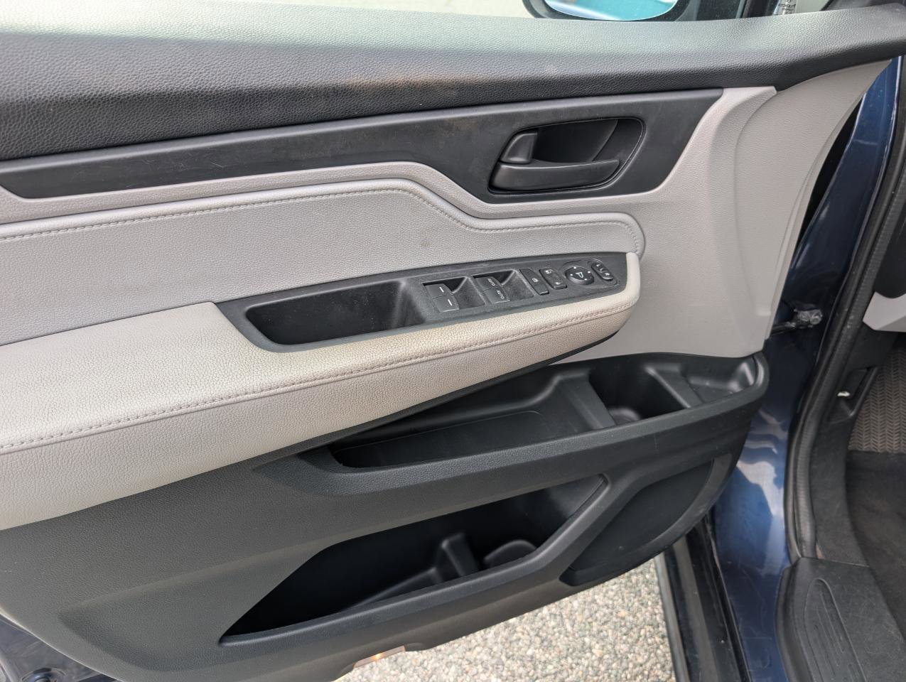 Used 2018 Honda Odyssey LX image 13