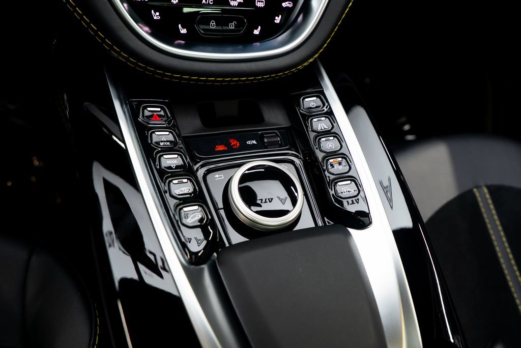 Used 2022 Aston Martin DBX AWD/4WD image 43