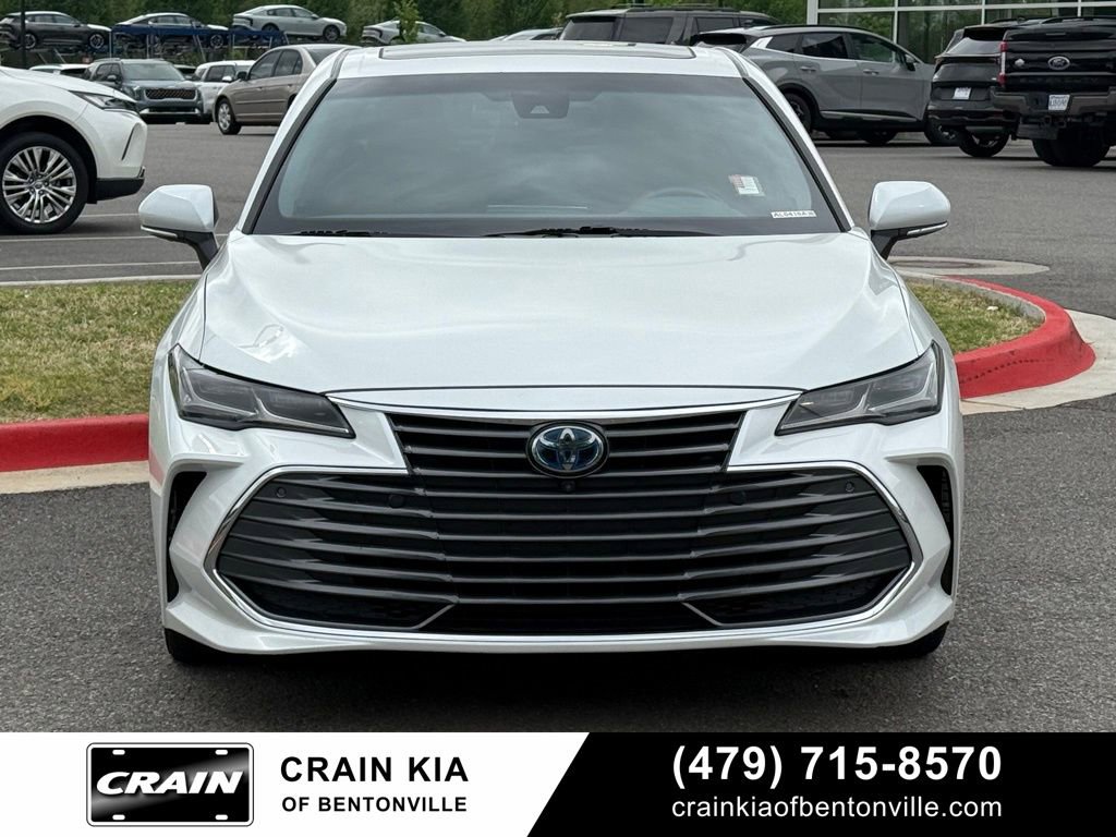 Used 2022 Toyota Avalon Limited w/ Advanced Safety Package FWD image 2