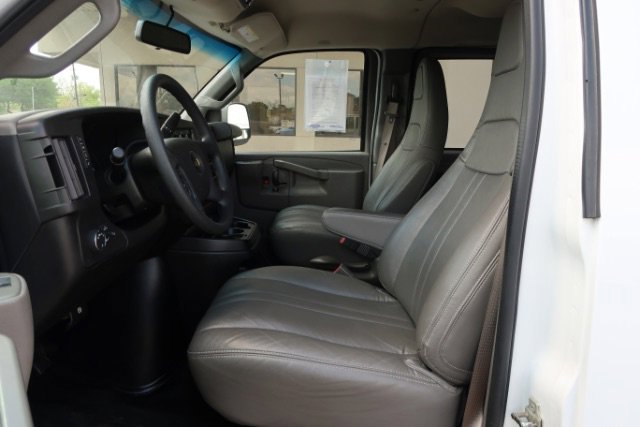 Used 2017 Chevrolet Express 3500 LS image 7