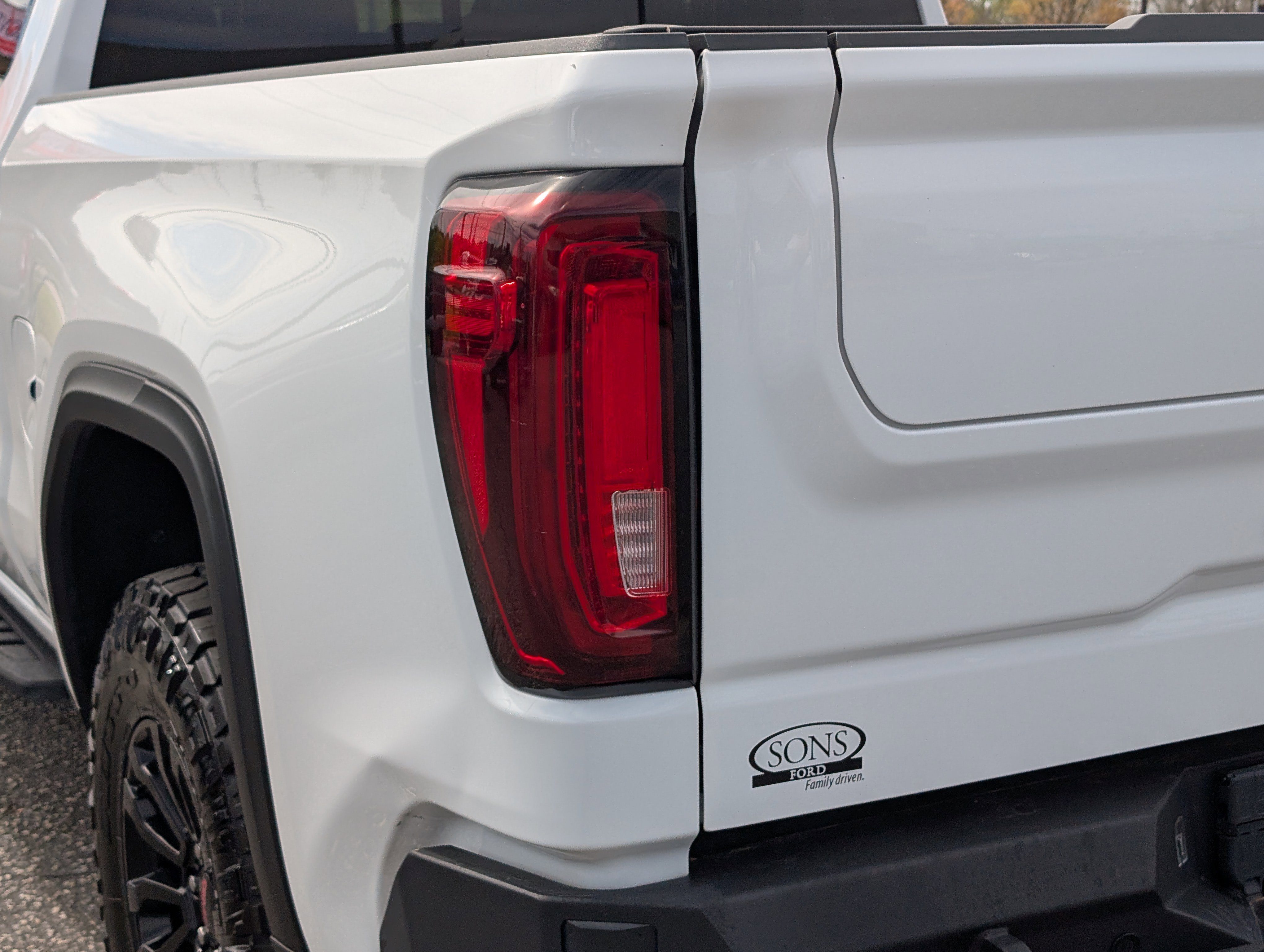 Used 2023 GMC Sierra 1500 AT4X image 12