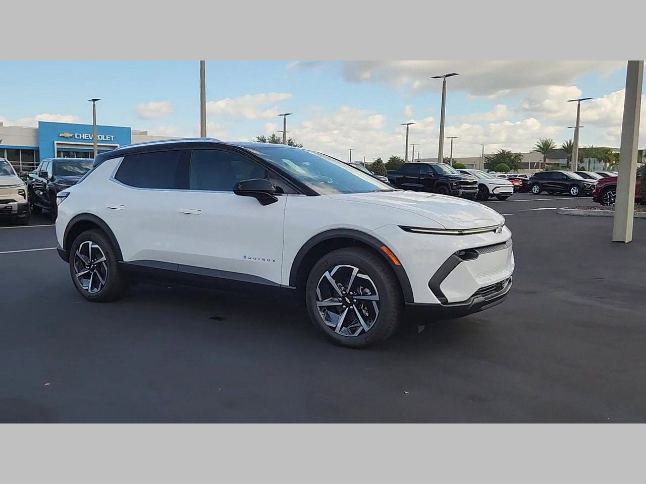 New 2026 Chevrolet Equinox EV LT image 24