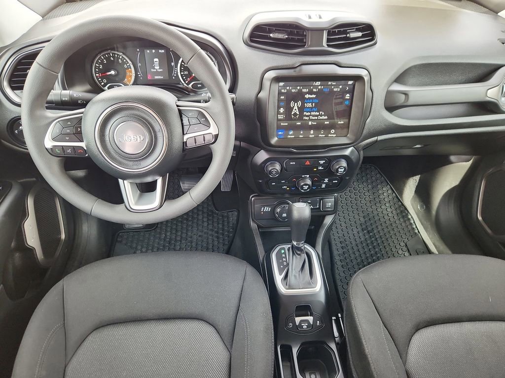 Certified 2023 Jeep Renegade Latitude image 9