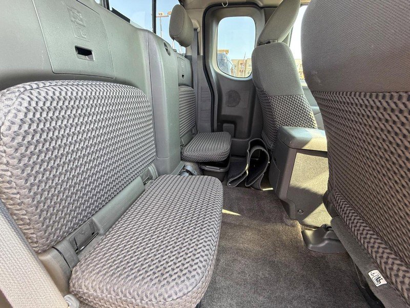 Used 2015 Nissan Frontier SV image 11