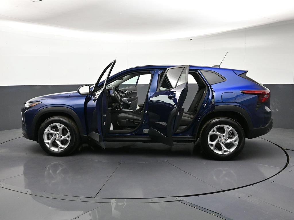 Certified 2024 Chevrolet Trax LS w/ LS Convenience Package FWD image 34